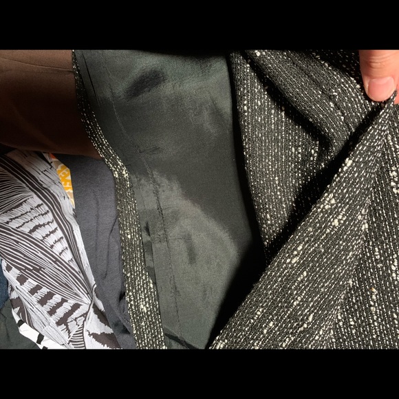 Banana Republic Pencil Skirt - Picture 4 of 5